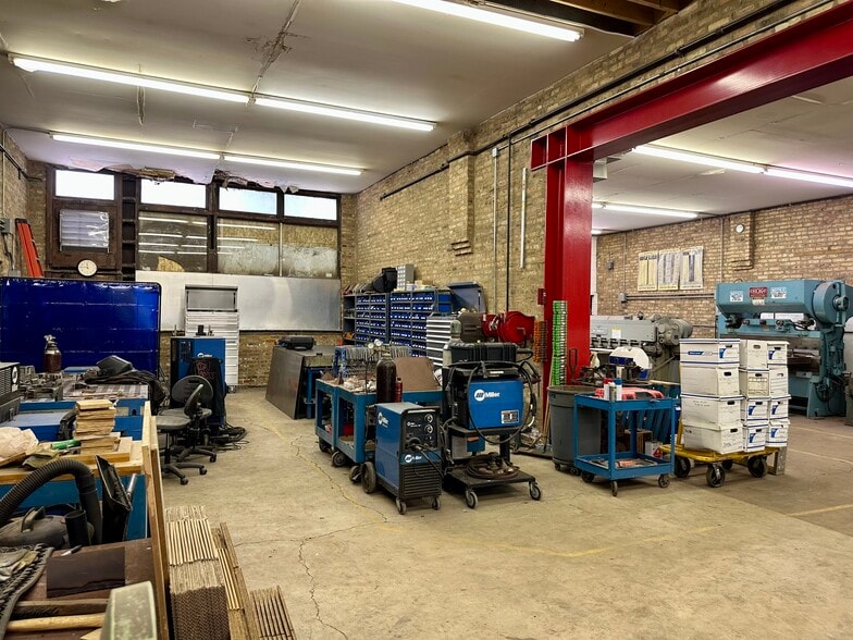 More Photos Of 1908 N Milwaukee Ave, Chicago Manufacturing For Sale