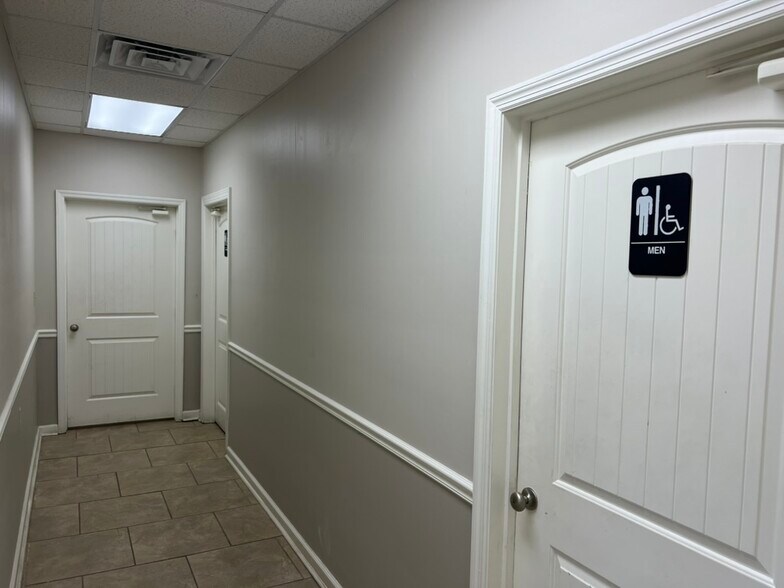 More Photos Of 6120 Airways Blvd, Chattanooga Warehouse For Lease