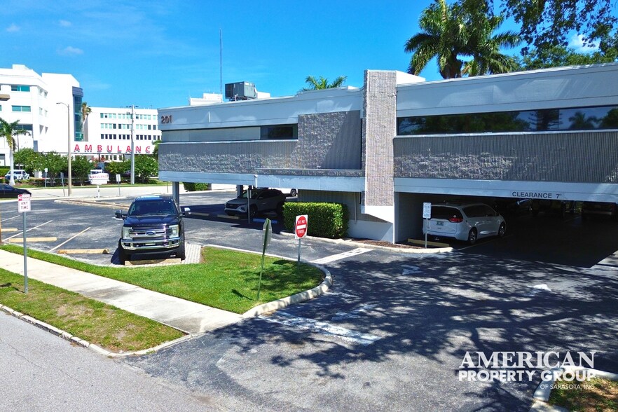 More Photos Of 201 4th Ave, Bradenton Medical For Sale