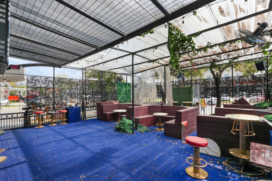 More Photos Of 516 Westheimer Rd, Houston Restaurant For Lease