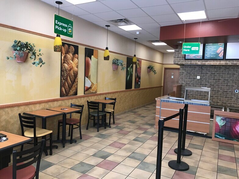 More Photos Of 4619 Federated Rd, Swan Hills Restaurant For Lease