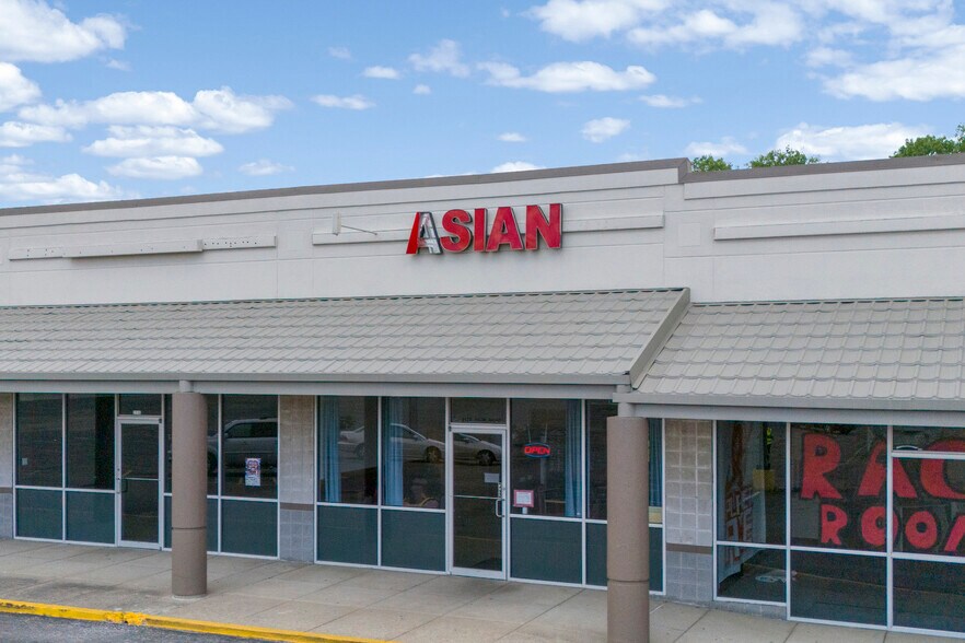 More Photos Of 2100-2202 N Park Rd, Connersville Unknown For Lease