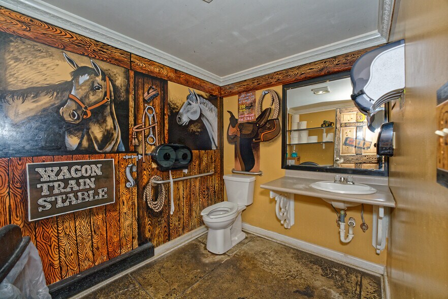 More Photos Of 671 Mariaville Rd, Schenectady Garden Center For Sale