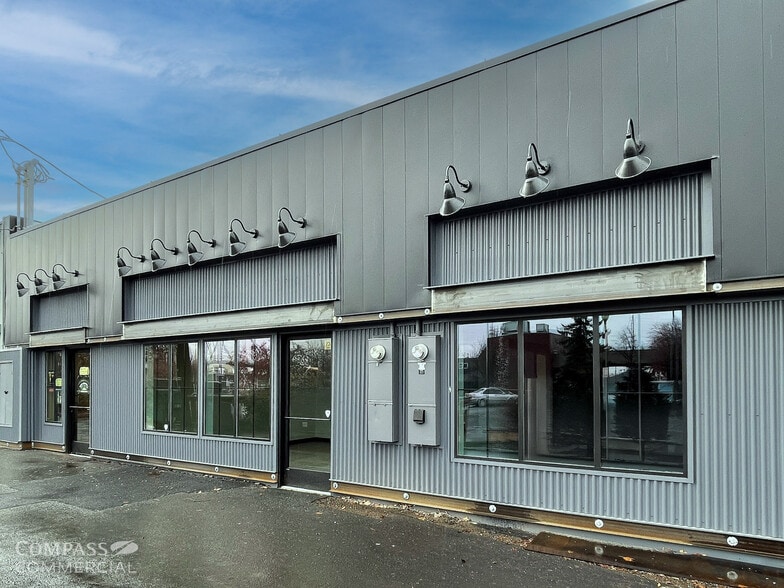 More Photos Of 530 SW 6th St, Redmond Storefront For Lease