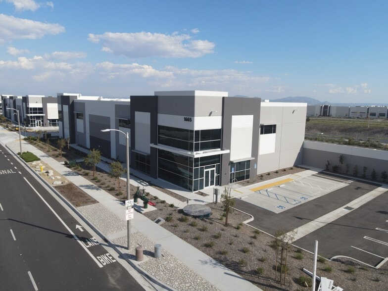 More Photos Of NWC Linden Ave & Casmalia, Rialto Unknown For Lease