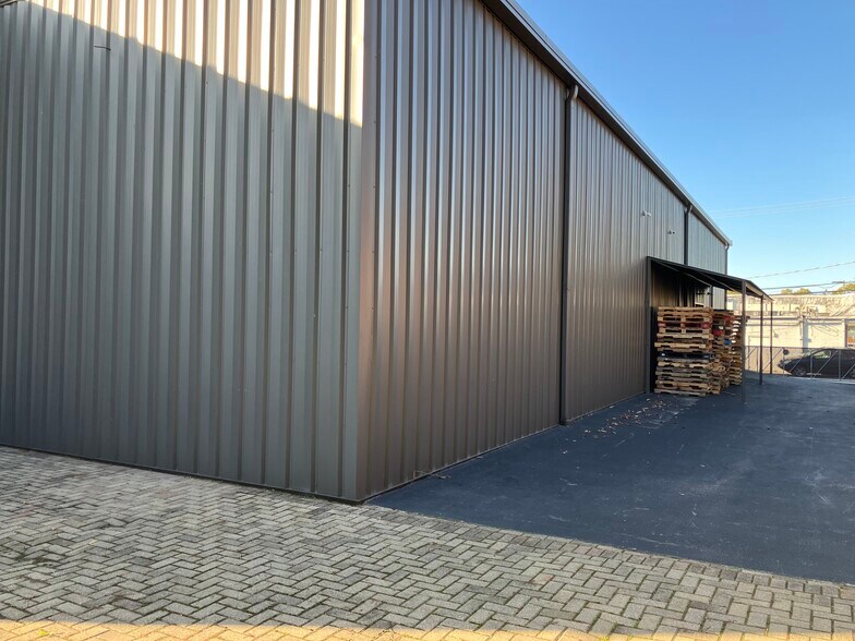 More Photos Of 4341 Middaugh Ave, Downers Grove Warehouse For Sale