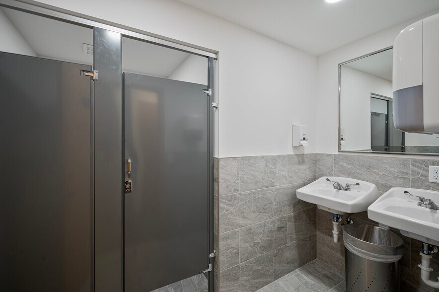 More Photos Of 1401-1405 Silver Lake Rd, New Brighton Medical For Lease