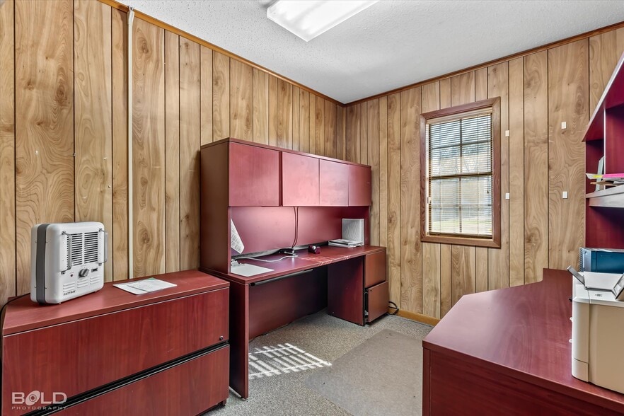 More Photos Of 523 Oxford Rd, Mansfield Office For Sale