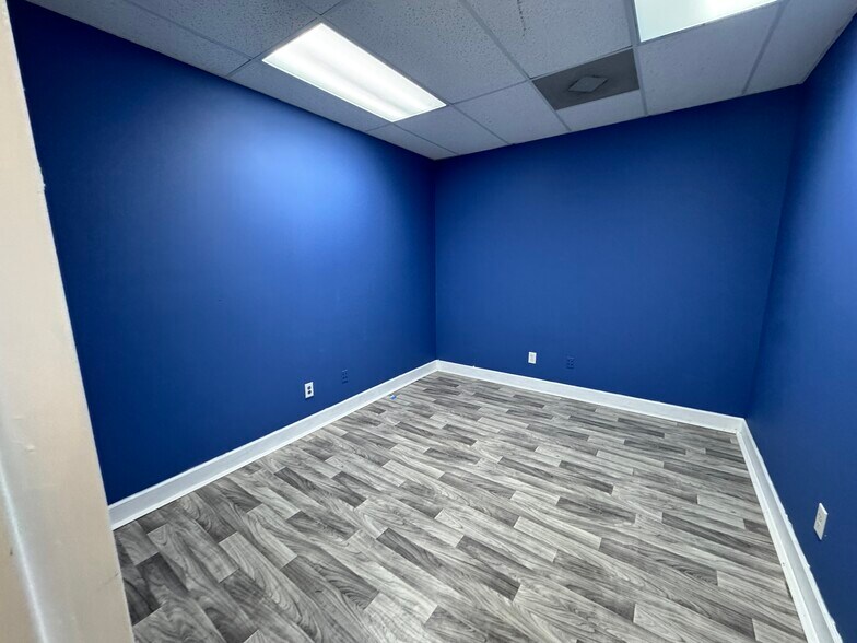 More Photos Of 421 N Gilmer Ave, Lanett General Retail For Sale