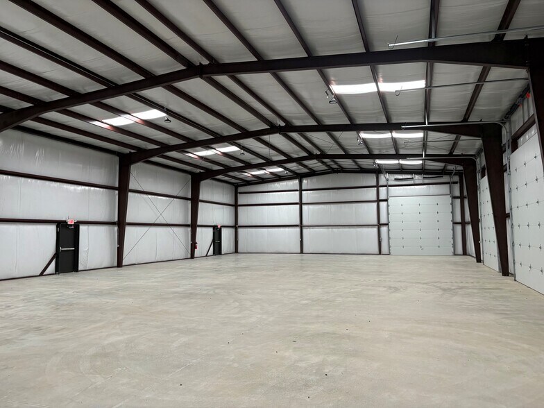 More Photos Of 764 Soechting Rd, New Braunfels Unknown For Lease