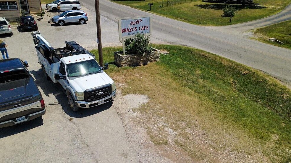 More Photos Of 5080-5090 Tin Top Rd, Weatherford Restaurant For Sale