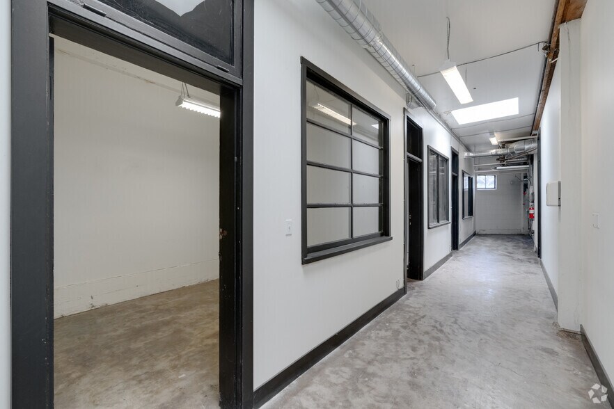 More Photos Of 1960 SE Hawthorne Blvd, Portland Apartments For Sale