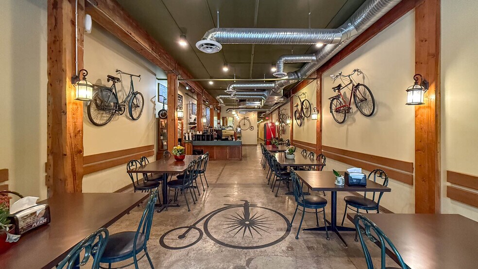 More Photos Of 1357 Ellis St, Kelowna Office For Sale