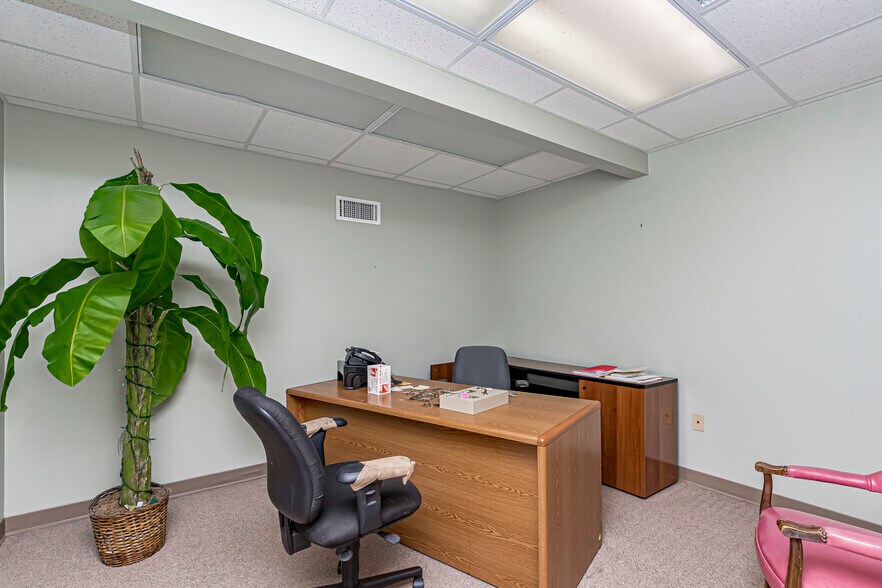 More Photos Of 8425 Cumberland Pl, Baton Rouge Medical For Lease