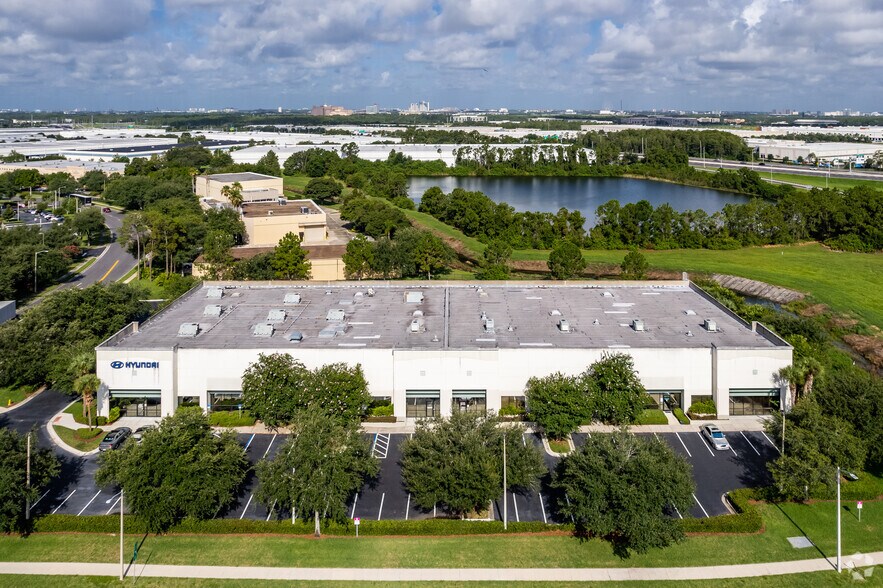 More Photos Of 9420 Delegates Dr, Orlando Warehouse For Lease