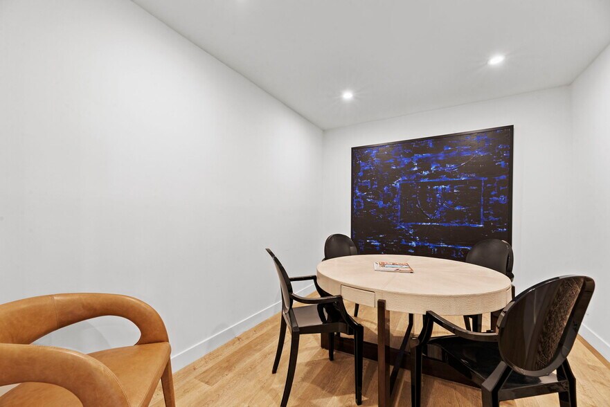 More Photos Of 29170 Heathercliff Rd, Malibu Office For Lease