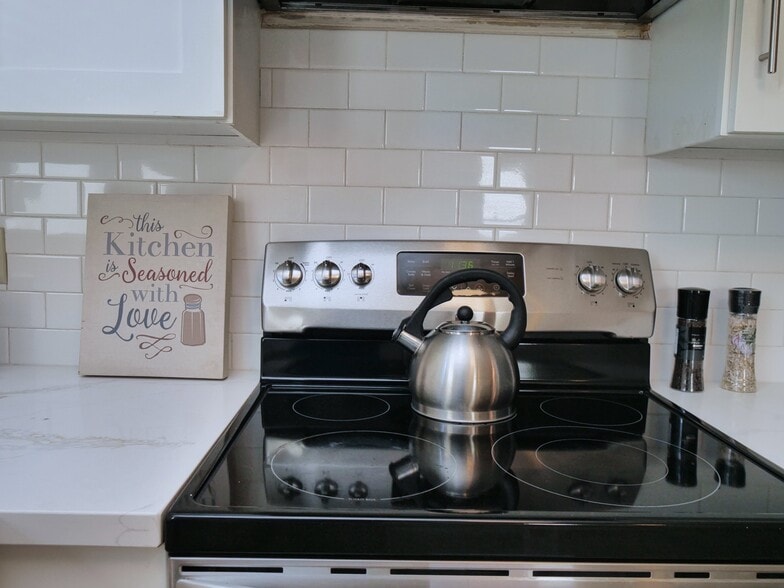 More Photos Of 1901-1903 H St, Sacramento Apartments For Sale