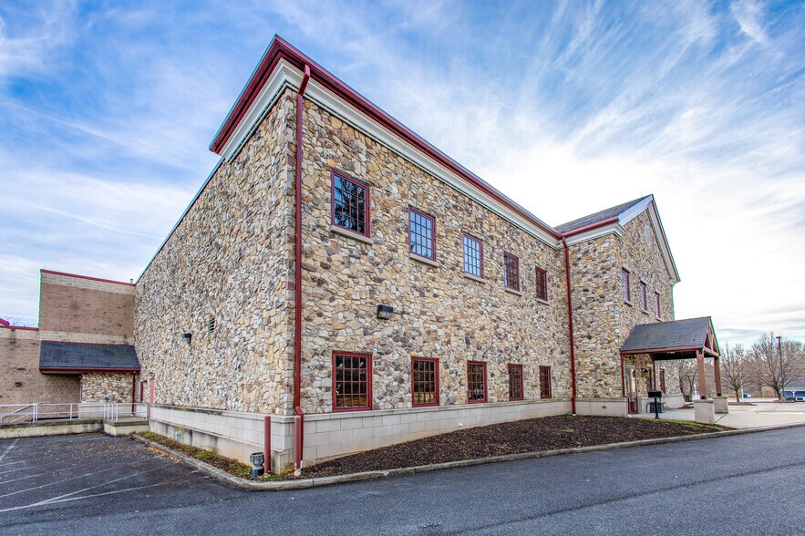 More Photos Of 35 Main St, Hellertown Medical For Sale