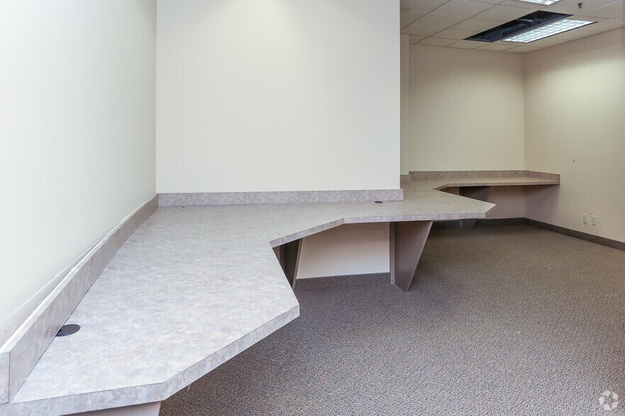 More Photos Of 450 E John Carpenter Fwy, Irving Office For Lease