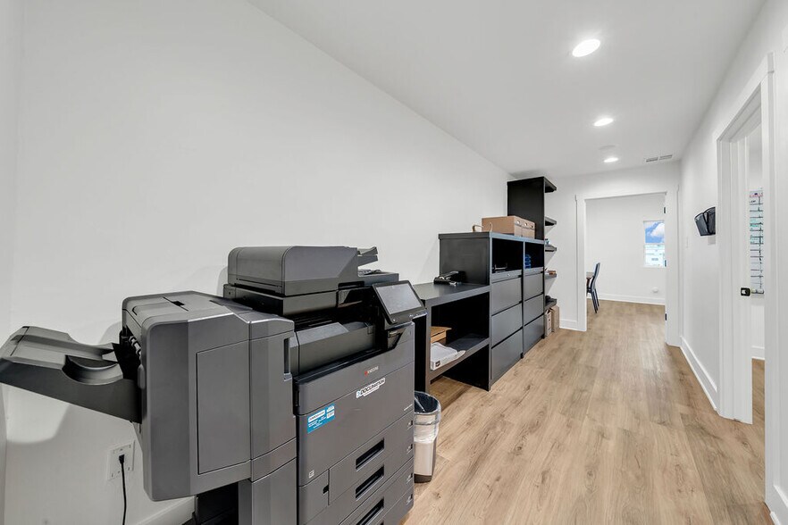 More Photos Of 117 Commerce Ave, Boerne Office For Sale