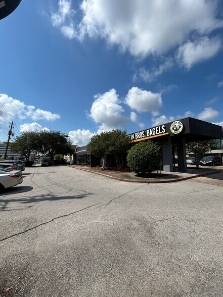 Primary Photo Of 5300 Kirby Dr, Houston Restaurant For Lease