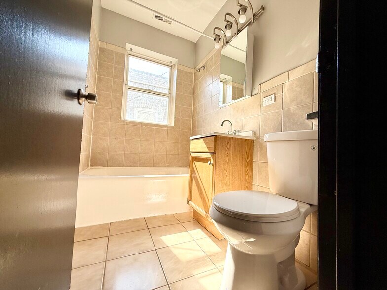 More Photos Of 1721-1725 E 79th St, Chicago Apartments For Sale