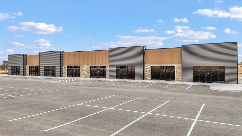 More Photos Of 8805 FM 307, Midland Storefront For Lease