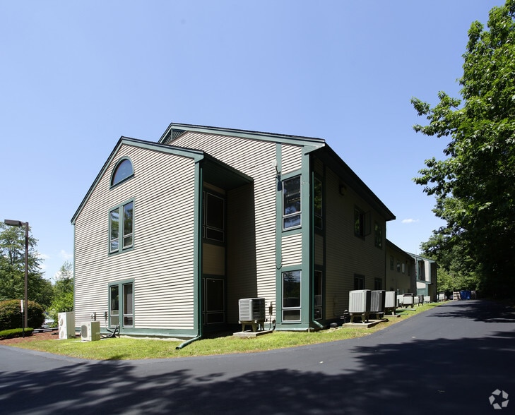 More Photos Of 89-91 Stiles Rd, Salem Office For Lease