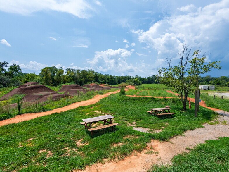 More Photos Of 701 Old Fanning Bridge Rd, Fletcher Sports And Entertainment For Sale