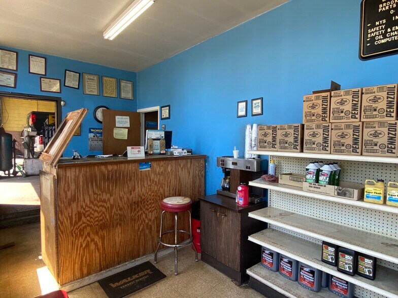 More Photos Of 973 Genesee St, Rochester Auto Repair For Sale