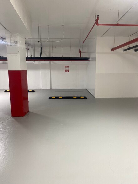 More Photos Of 556 State St, Brooklyn Parking Garage For Sale