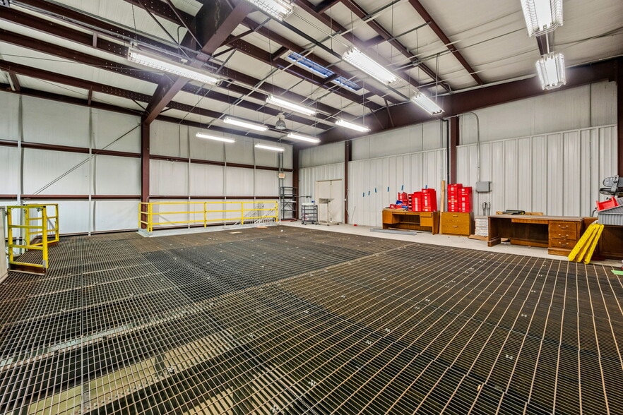 More Photos Of 901 W 18th St, Houston Warehouse For Sale