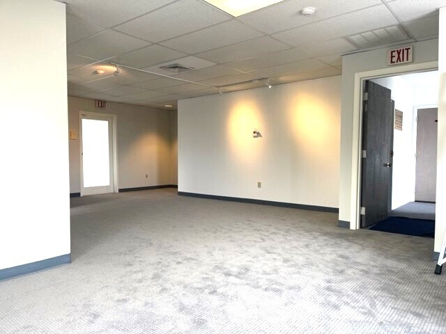 More Photos Of 1215 Reservoir Ave, Cranston Office For Lease