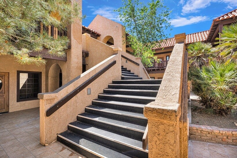 More Photos Of 222 E Main St, Barstow Office For Sale