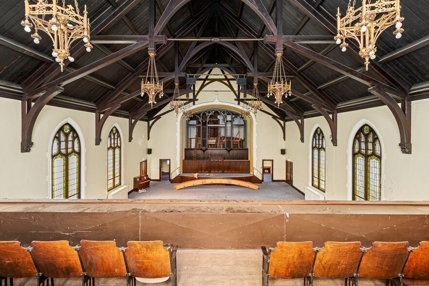 More Photos Of 1140 Cherokee Rd, Louisville Hotel For Sale