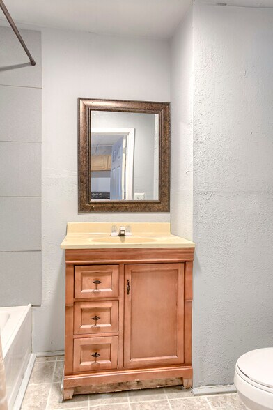 More Photos Of 1127 Merriam Ln, Kansas City Apartments For Sale
