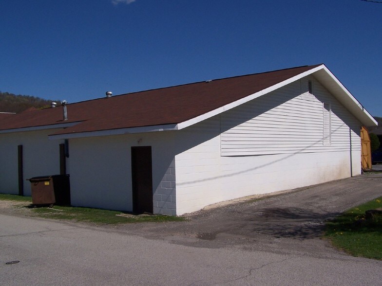 More Photos Of 527 Market St, Bolivar Bowling Alley For Sale