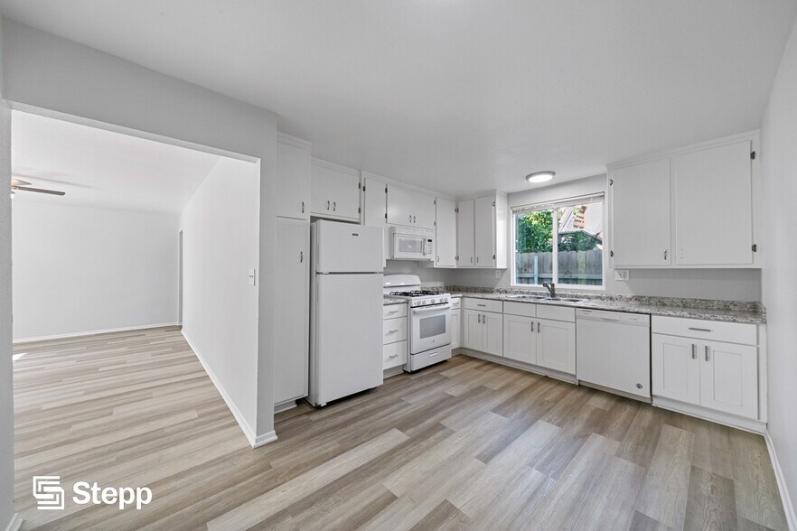 More Photos Of 1050 Gaviota Ave, Long Beach Apartments For Sale