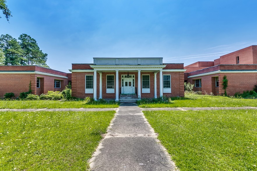 More Photos Of 1202 N Main St, Marion Assisted Living For Sale