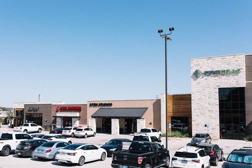 More Photos Of 210-337 Shops Blvd, Willow Park General Retail For Lease