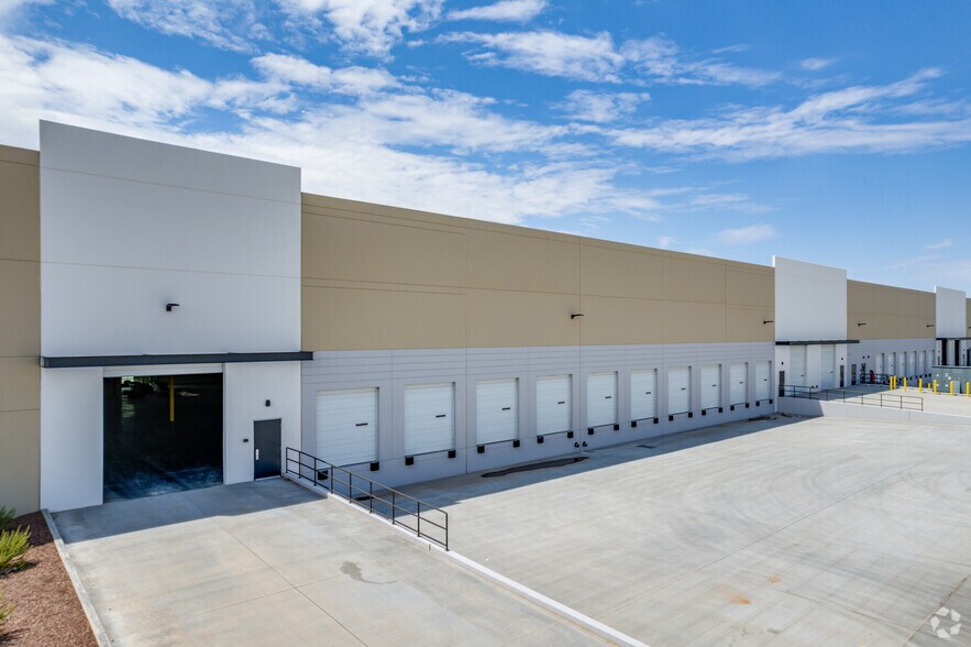 More Photos Of 1205 N Eliseo Felix Jr Way, Avondale Unknown For Lease