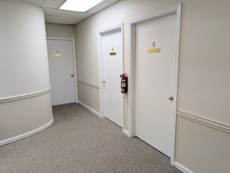 More Photos Of 530 E Main St, Chester Medical For Sale