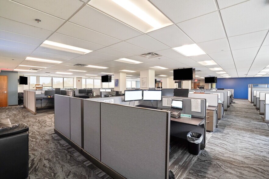 More Photos Of 350 W Wilson Bridge Rd, Worthington Medical For Lease