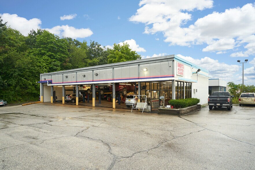 More Photos Of 2441 Romig Rd, Akron Auto Repair For Sale