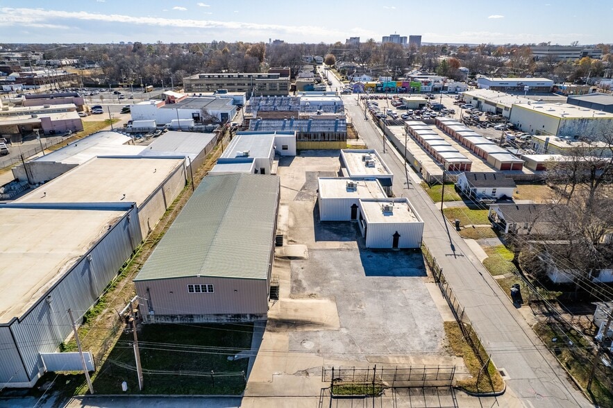 More Photos Of 807 S Xanthus Ave, Tulsa Warehouse For Lease