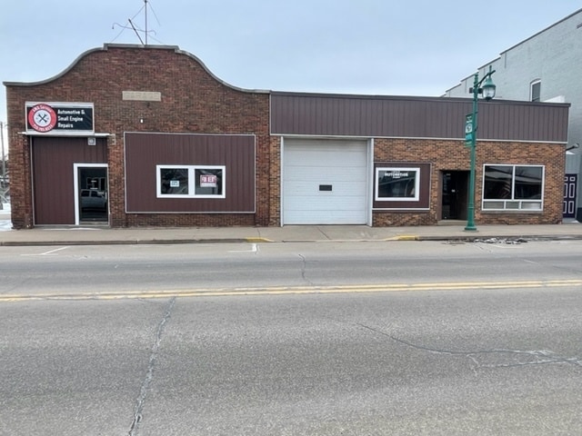 Primary Photo Of 109 S Main St, Marion Manufacturing For Sale