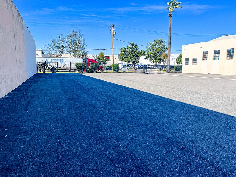 More Photos Of 3000 E 46th St, Vernon Warehouse For Sale