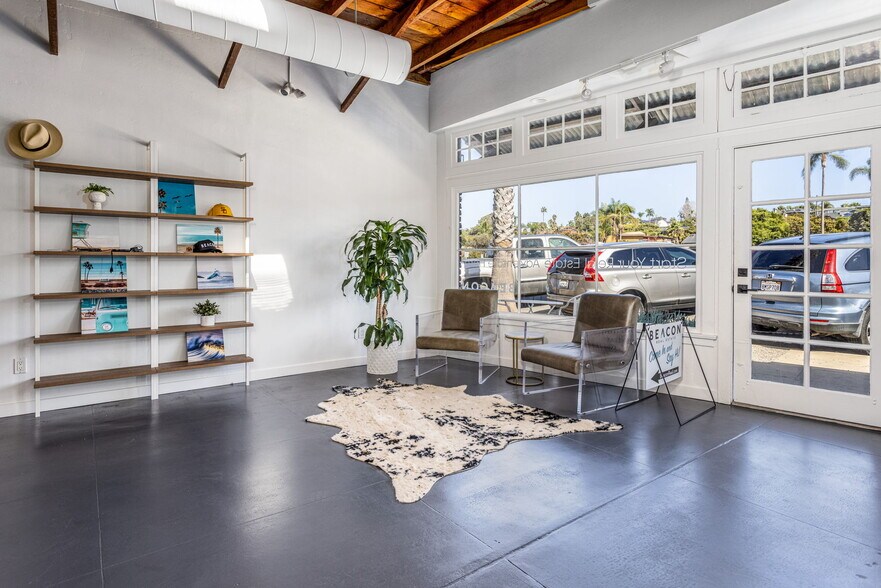 More Photos Of 264 N Coast Highway 101, Encinitas Storefront Retail Office For Sale