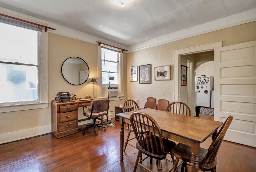 More Photos Of 210 E 48th St, Savannah Apartments For Sale