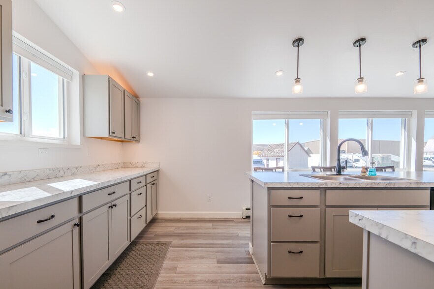 More Photos Of 43950 US Highway 50, Gunnison Light Manufacturing For Sale